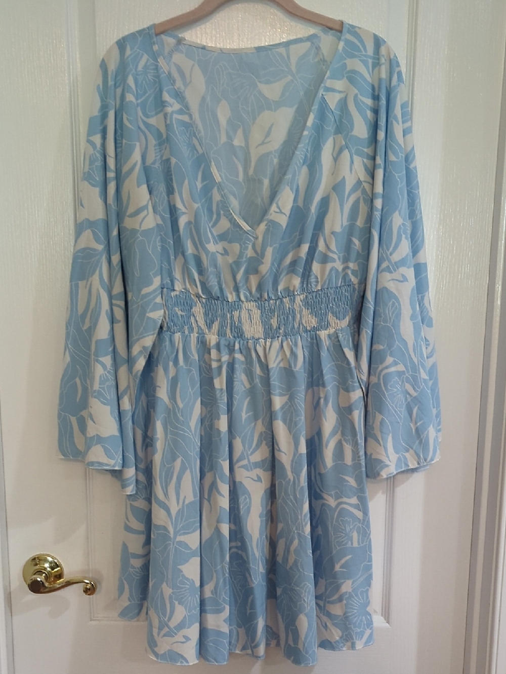 SHEIN Light Blue and White Floral V-Neck Mini Dress